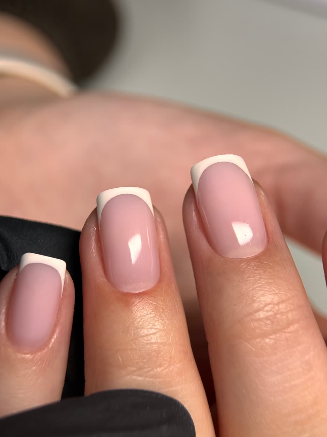 Naturalne paznokcie kwadratowe z frenchem, French manicure, Estetyczne Paznokcie